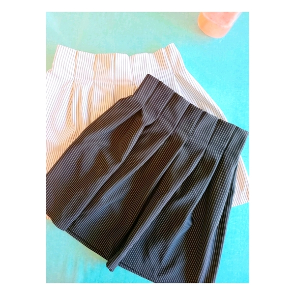 Paper Waist Skirt (Black Stripe) - Picture 1 of 4